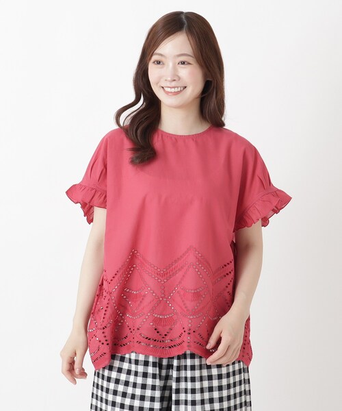 one'sterrace(ワンズテラス)の「スカラップ刺繍ブラウス(シャツ/ブラウス・レディース・ブラウン系8/アイボリー系8/レッド系9/ブラック系8・02)」の4枚目の写真
