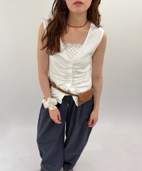 w closet(ダブルクローゼット)の「なみなみドットレイヤードタンク 夏服(Tシャツ/カットソー・レディース・チャコールグレー/サックスブルー/オフホワイト/ブラック・FREE)」の2枚目の写真