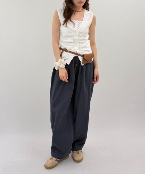 w closet(ダブルクローゼット)の「なみなみドットレイヤードタンク 夏服(Tシャツ/カットソー・レディース・チャコールグレー/サックスブルー/オフホワイト/ブラック・FREE)」の8枚目の写真