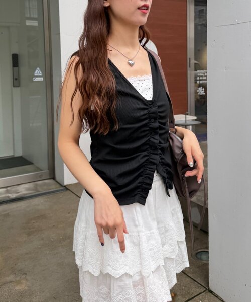 w closet(ダブルクローゼット)の「なみなみドットレイヤードタンク 夏服(Tシャツ/カットソー・レディース・チャコールグレー/サックスブルー/オフホワイト/ブラック・FREE)」の12枚目の写真