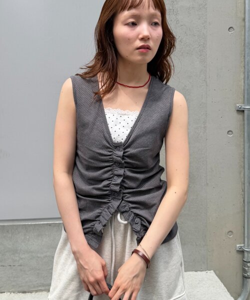 w closet(ダブルクローゼット)の「なみなみドットレイヤードタンク 夏服(Tシャツ/カットソー・レディース・チャコールグレー/サックスブルー/オフホワイト/ブラック・FREE)」の18枚目の写真