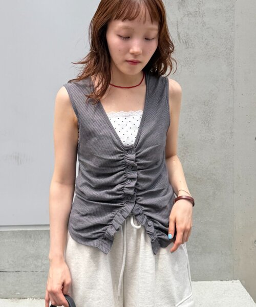 w closet(ダブルクローゼット)の「なみなみドットレイヤードタンク 夏服(Tシャツ/カットソー・レディース・チャコールグレー/サックスブルー/オフホワイト/ブラック・FREE)」の19枚目の写真