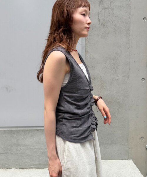 w closet(ダブルクローゼット)の「なみなみドットレイヤードタンク 夏服(Tシャツ/カットソー・レディース・チャコールグレー/サックスブルー/オフホワイト/ブラック・FREE)」の20枚目の写真