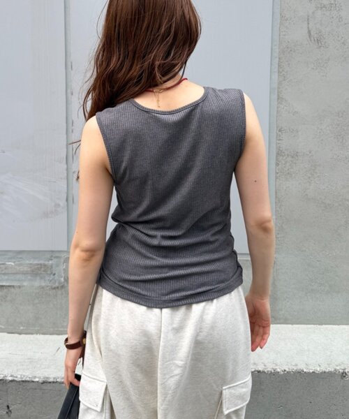 w closet(ダブルクローゼット)の「なみなみドットレイヤードタンク 夏服(Tシャツ/カットソー・レディース・チャコールグレー/サックスブルー/オフホワイト/ブラック・FREE)」の21枚目の写真