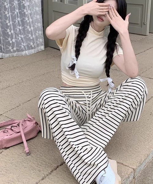 AsheKsha(アシクシャ)の「オフホワイト細ストライプのドローストリングワイドパンツ(その他パンツ・レディース・ブラック×ホワイト・F)」の3枚目の写真