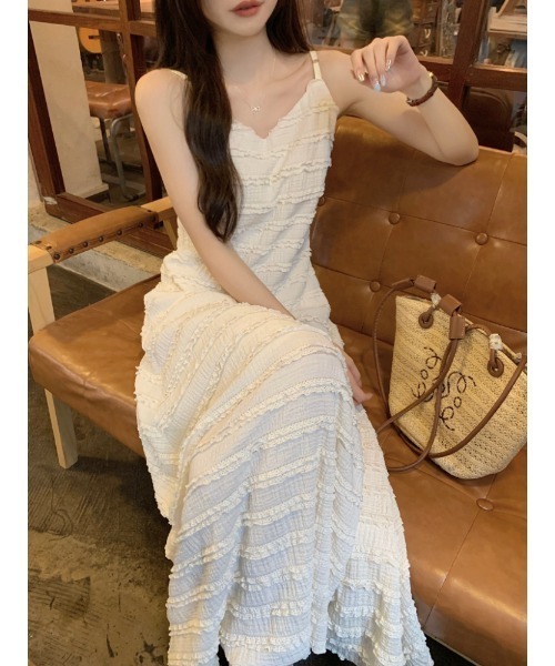 FAVORITO(ファヴォリート)の「キャミワンピース(ワンピース・レディース・ベージュ/ブラック・F)」の13枚目の写真