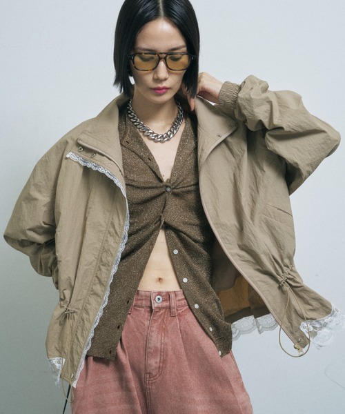 yae(ヤエ)の「Lace hem blouson / レースヘムブルゾン(ブルゾン・レディース・グレー/ベージュ/ブラック・FREE)」の4枚目の写真