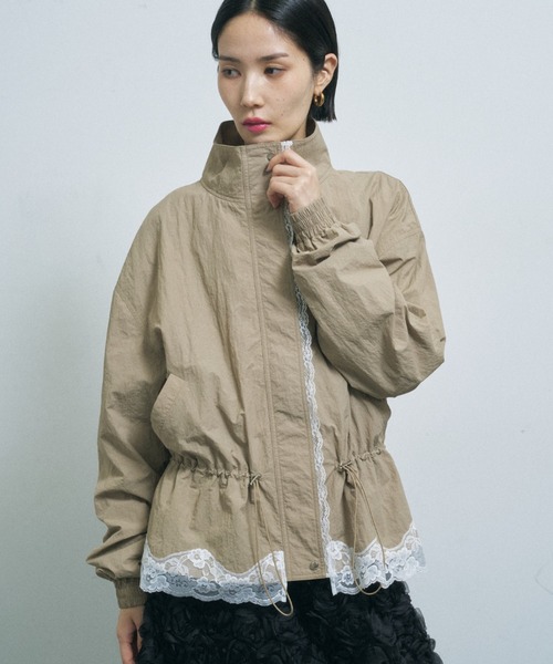 yae(ヤエ)の「Lace hem blouson / レースヘムブルゾン(ブルゾン・レディース・グレー/ベージュ/ブラック・FREE)」の10枚目の写真
