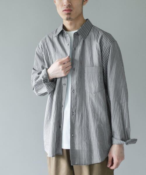 URBAN RESEARCH DOORS(アーバンリサーチドアーズ)の「ライトウェイトストライプレギュラーカラーシャツ(シャツ/ブラウス・メンズ・グレー系その他/レッド系その他/ベージュ系その他・LARGE/MEDIUM)」の5枚目の写真