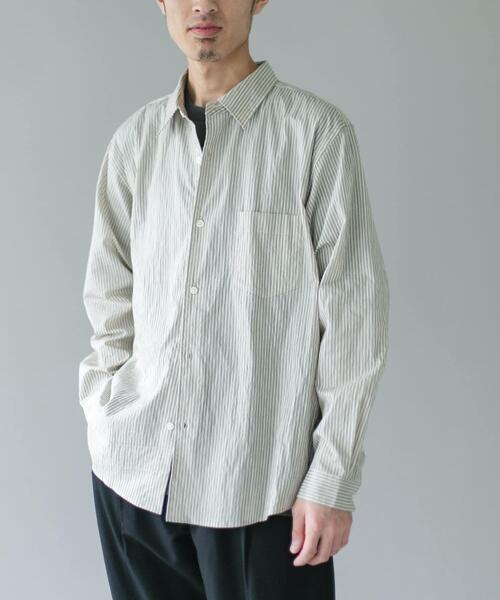 URBAN RESEARCH DOORS(アーバンリサーチドアーズ)の「ライトウェイトストライプレギュラーカラーシャツ(シャツ/ブラウス・メンズ・グレー系その他/レッド系その他/ベージュ系その他・LARGE/MEDIUM)」の18枚目の写真