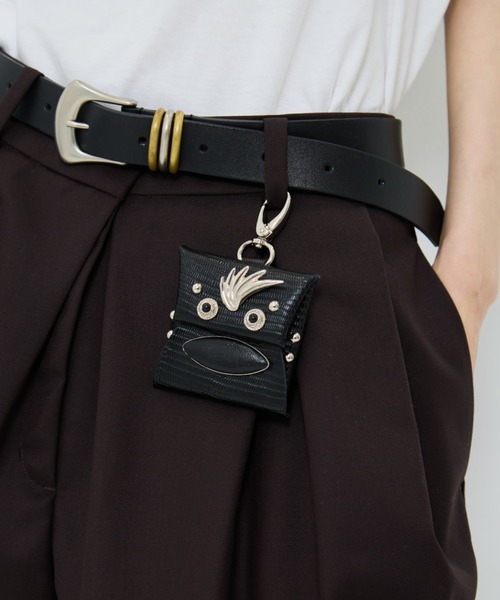 TOGA PULLA(トーガ プルラ)の「【TOGA PULLA/トーガプルラ】Pouch charm BOO/ポーチチャームブー/コインケース(コインケース・レディース・ブラック/イエロー・FREE)」の2枚目の写真