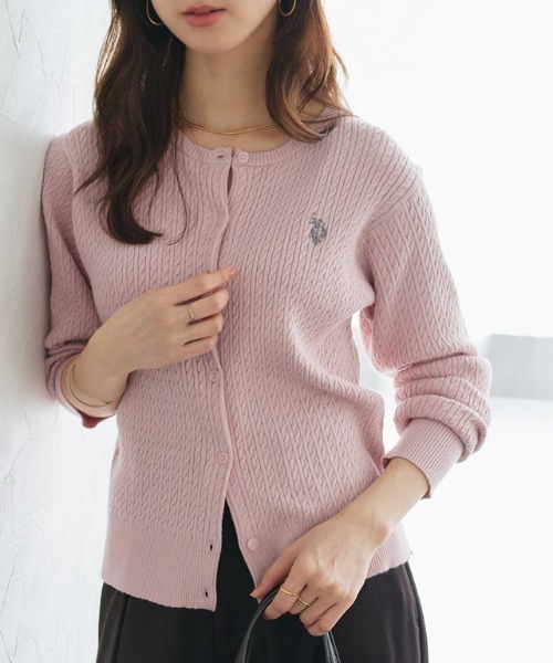 U.S. POLO ASSN.(ユーエスポロアッスン)の「U.S. POLO ASSN. ケーブルニットカーディガン(カーディガン/ボレロ・レディース・ベージュ系その他/ピンク系その他/ネイビー/オフホワイト/グレー系・LL/S/L/M)」の8枚目の写真