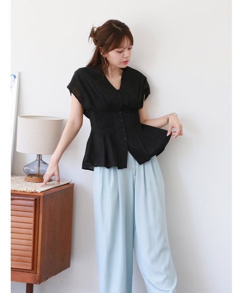fifth(フィフス)の「【narumiセレクト】ウエストタックVネックブラウス(シャツ/ブラウス・レディース・ホワイト/ブラック・M)」の3枚目の写真