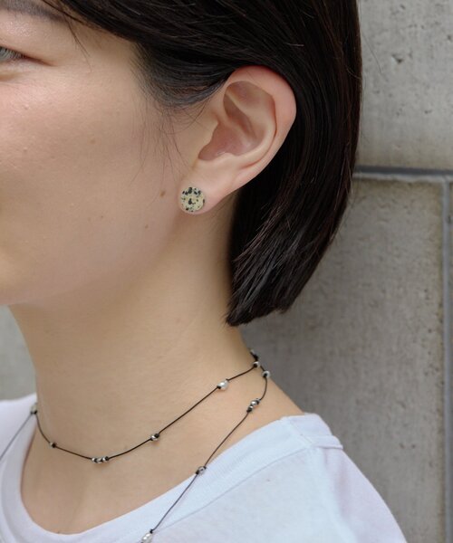 ear PAPILLONNER(イアパピヨネ)の「《金属アレルギー対応/ステンレスポスト》平丸天然石ピアス(ピアス(両耳用)・レディース・ホワイト/サンドベージュ・FREE)」の14枚目の写真