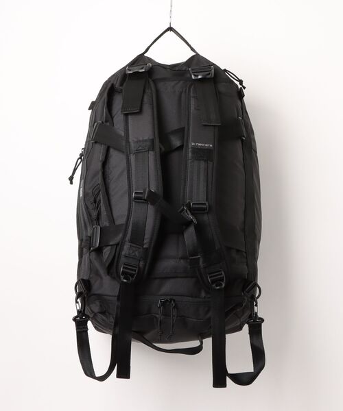 NEW ERA（ニューエラ）の「【NEW ERA/ニューエラ】クラブ ダッフルバッグ 50L 2Way ブラック（ボストンバッグ・メンズ・ブラック・FREE）」の4枚目の写真