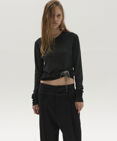 LCDC TM（エルシーディーシーティーエム）の「FRAYED V-NECK KNIT TOP (DARK GREY)（ニット/セーター・レディース・その他・OS）」の4枚目の写真