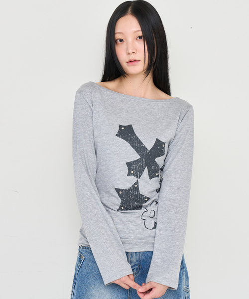 OURSAYSOUR(アワーセイアワー)の「クロスフラワー スタッズ ロングスリーブ メランジ(Tシャツ/カットソー・レディース・ライトグレー・FREE)」の1枚目の写真
