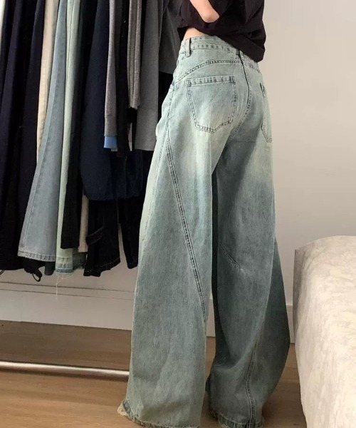 owen(オーウェン)の「ヴィンテージウォッシュ ハイウエスト バレルレッグ(デニムパンツ・レディース・ブルー・S/M/L)」の2枚目の写真