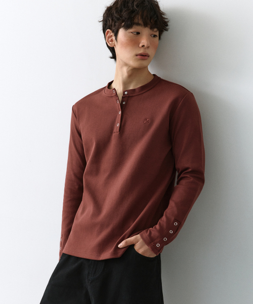 LXT（エルエックスティー）の「コットンブレンド スナップヘンリーネック ロングスリーブ [バーガンディ]（Tシャツ/カットソー・レディース・その他・MEDIUM/LARGE/X-LARGE）」の2枚目の写真