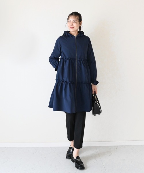 Neige（ネージュ）の「撥水フリルティアードコート（その他アウター・レディース・ネイビー/ライトベージュ・ONE SIZE）」の6枚目の写真