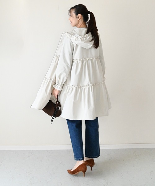 Neige（ネージュ）の「撥水フリルティアードコート（その他アウター・レディース・ネイビー/ライトベージュ・ONE SIZE）」の21枚目の写真