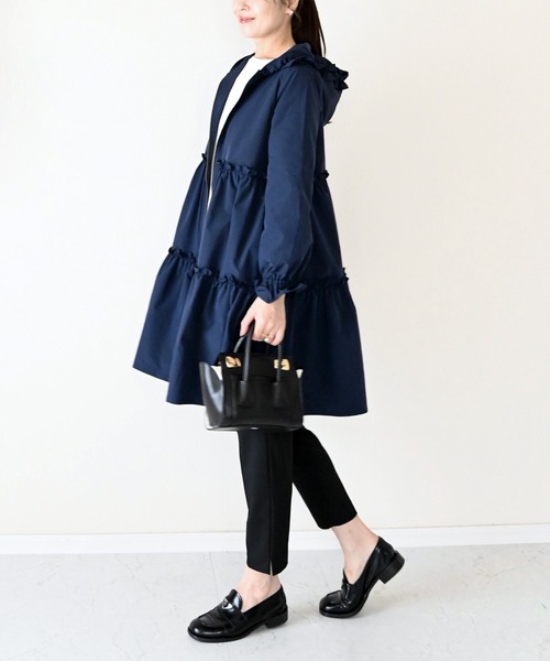 Neige（ネージュ）の「撥水フリルティアードコート（その他アウター・レディース・ネイビー/ライトベージュ・ONE SIZE）」の10枚目の写真