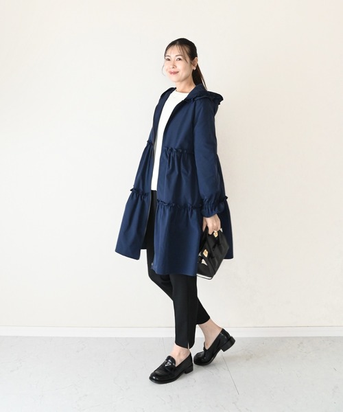 Neige（ネージュ）の「撥水フリルティアードコート（その他アウター・レディース・ネイビー/ライトベージュ・ONE SIZE）」の3枚目の写真
