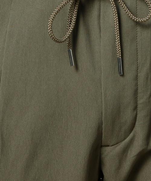 BEAUTY&YOUTH UNITED ARROWS（ビューティーアンドユースユナイテッドアローズ）の「BY ドライ コードレーン 1プリーツ イージーパンツ◆（その他パンツ・メンズ・ブラック/オリーブ/ネイビー・X-LARGE/LARGE/SMALL/MEDIUM）」の15枚目の写真