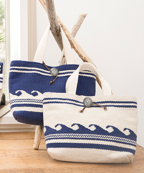 Kahiko（カヒコ）の「【kahiko】ウェーブボーダートートバッグ（トートバッグ・レディース・ネイビー/ホワイト/グレー/ブラック・FREE）」の2枚目の写真