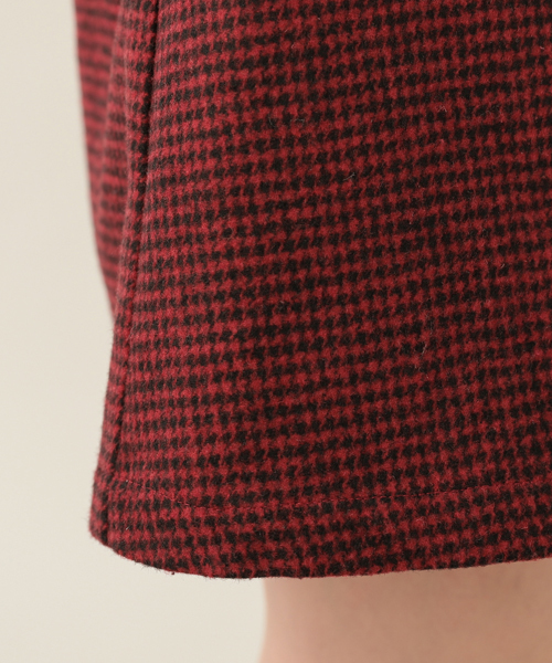 mystic(ミスティック)の「フロント釦台形スカート(スカート・レディース・チャコールグレー/レッド/ブラック・1/2)」の11枚目の写真
