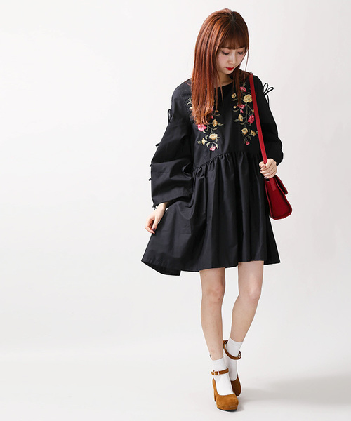 WEGO（ウィゴー）の「WEGO/リボンスリーブ刺繍ワンピース（ワンピース・レディース・ベージュ/ブラック・FREE）」の18枚目の写真