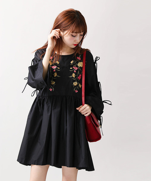 WEGO（ウィゴー）の「WEGO/リボンスリーブ刺繍ワンピース（ワンピース・レディース・ベージュ/ブラック・FREE）」の16枚目の写真