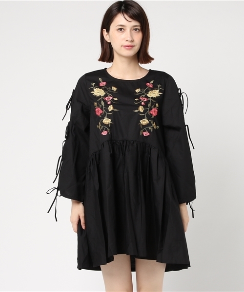 WEGO（ウィゴー）の「WEGO/リボンスリーブ刺繍ワンピース（ワンピース・レディース・ベージュ/ブラック・FREE）」の3枚目の写真