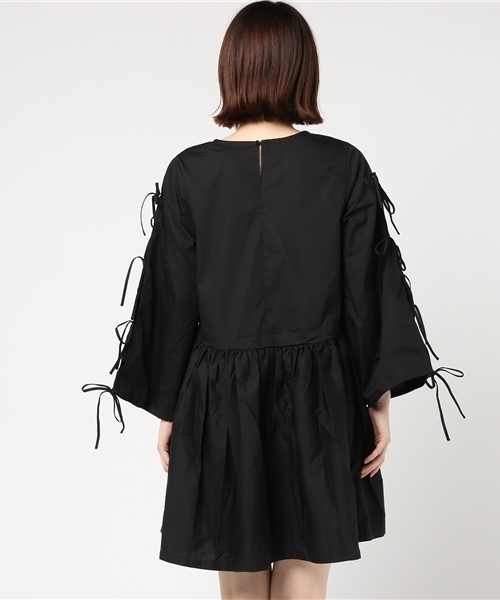 WEGO（ウィゴー）の「WEGO/リボンスリーブ刺繍ワンピース（ワンピース・レディース・ベージュ/ブラック・FREE）」の5枚目の写真