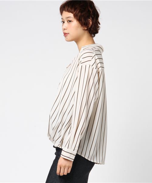 RIVE DROITE(リヴドロワ)の「フロントタックストライプシャツ(シャツ/ブラウス・レディース・オフホワイト/ネイビー/ベージュ・FREE)」の6枚目の写真