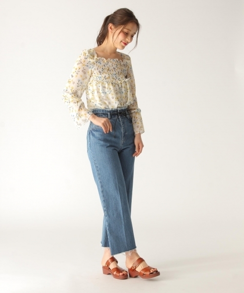 mysty woman(ミスティウーマン)の「花柄シャーリング入りブラウス(シャツ/ブラウス・レディース・オフホワイト/サックスブルー/ネイビー・FREE)」の16枚目の写真