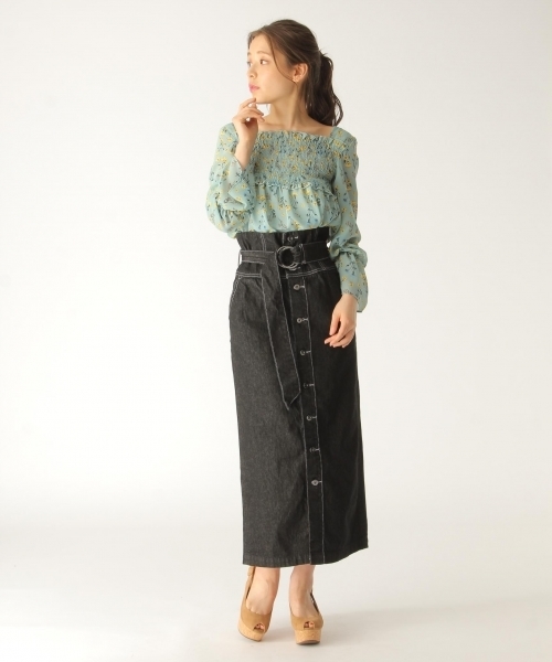 mysty woman(ミスティウーマン)の「花柄シャーリング入りブラウス(シャツ/ブラウス・レディース・オフホワイト/サックスブルー/ネイビー・FREE)」の13枚目の写真