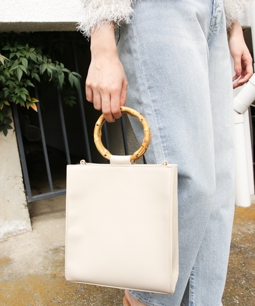 PAGEBOY(ページボーイ)の「バンブーハンドルバック(ハンドバッグ・レディース・ライトベージュ/ネイビー/レッド・FREE)」の2枚目の写真