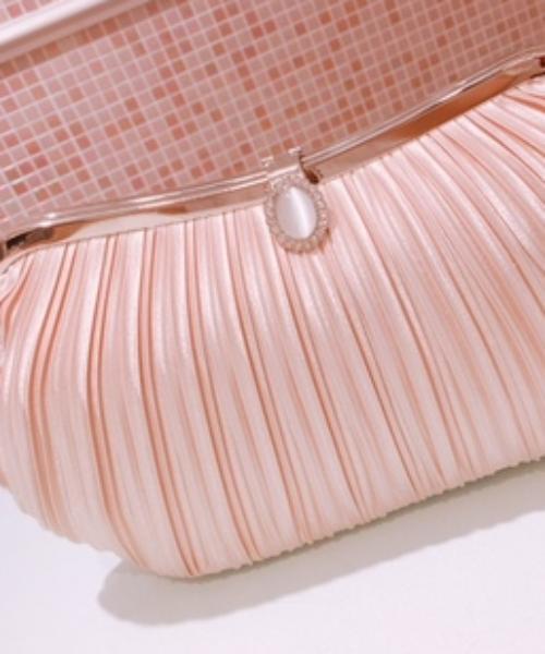 Cupid Heart（キューピッドハート）の「【Cupid Heart】結婚式バッグ プリーツパーティーバッグ（クラッチバッグ・レディース・ネイビー/ベージュ/ブラック/シルバー・MEDIUM）」の16枚目の写真