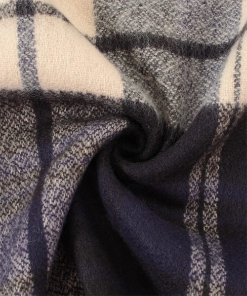 titivate(ティティベイト)の「チェック大判ストール(ストール/ショール・レディース・オレンジ/ネイビー/ブラウン/グレー/イエロー・FREE)」の12枚目の写真