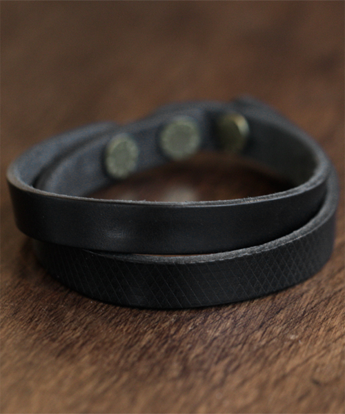 NANO universe（ナノユニバース）の「BARK TANNAGE(バークタンネイジ)/ Imagination Bracelet（ブレスレット・メンズ・イエロー/ブルー/キャメル/ワイン/ダークブラウン/ブラック・FREE）」の2枚目の写真