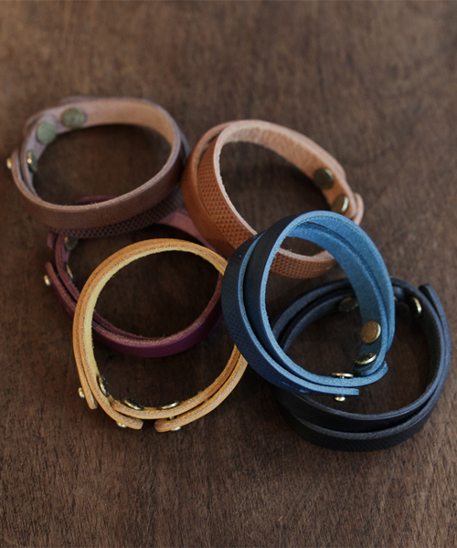 NANO universe（ナノユニバース）の「BARK TANNAGE(バークタンネイジ)/ Imagination Bracelet（ブレスレット・メンズ・イエロー/ブルー/キャメル/ワイン/ダークブラウン/ブラック・FREE）」の7枚目の写真