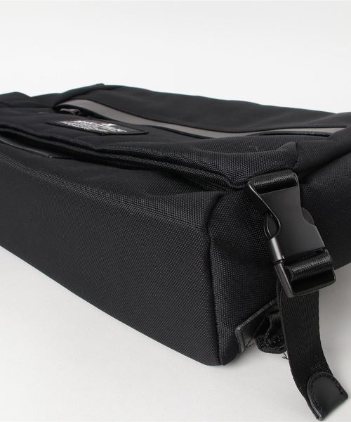 MAKAVELIC（マキャベリック）の「【62】【it】【MAKAVELIC】CHASE CYCLIST MESSENGER BAG（メッセンジャーバッグ・レディース・ブラック/ダークグレー/ダークネイビー・FREE）」の5枚目の写真