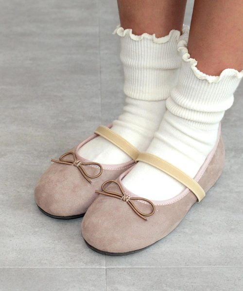 SOROTTO（ソロット）の「ぺたんこバレエシューズ 16-18cm ストラップ付き（バレエシューズ・キッズ・ブラック/ベージュ/ピンク/ブルーグレー/イエロー/グリーン/レオパード/ブラック系その他/ゴールド/レッド/ブルー/ピンク系その他/ブラック系その他2/シルバー/その他/チェック/レッド系その他/キャメル/グリーン系その他/オレンジ/ブルー系その他/パープル/ダークブラウン/ブラウン系その他/ゴールド系その他/その他1/アイボリー/ブラック系その他3・16.0cm/17.0cm/18.0cm）」の9枚目の写真