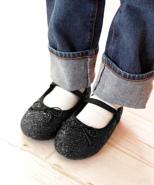 SOROTTO（ソロット）の「ぺたんこバレエシューズ 16-18cm ストラップ付き（バレエシューズ・キッズ・ブラック/ベージュ/ピンク/ブルーグレー/イエロー/グリーン/レオパード/ブラック系その他/ゴールド/レッド/ブルー/ピンク系その他/ブラック系その他2/シルバー/その他/チェック/レッド系その他/キャメル/グリーン系その他/オレンジ/ブルー系その他/パープル/ダークブラウン/ブラウン系その他/ゴールド系その他/その他1/アイボリー/ブラック系その他3・16.0cm/17.0cm/18.0cm）」の3枚目の写真