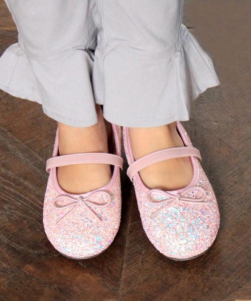 SOROTTO（ソロット）の「ぺたんこバレエシューズ 16-18cm ストラップ付き（バレエシューズ・キッズ・ブラック/ベージュ/ピンク/ブルーグレー/イエロー/グリーン/レオパード/ブラック系その他/ゴールド/レッド/ブルー/ピンク系その他/ブラック系その他2/シルバー/その他/チェック/レッド系その他/キャメル/グリーン系その他/オレンジ/ブルー系その他/パープル/ダークブラウン/ブラウン系その他/ゴールド系その他/その他1/アイボリー/ブラック系その他3・16.0cm/17.0cm/18.0cm）」の18枚目の写真