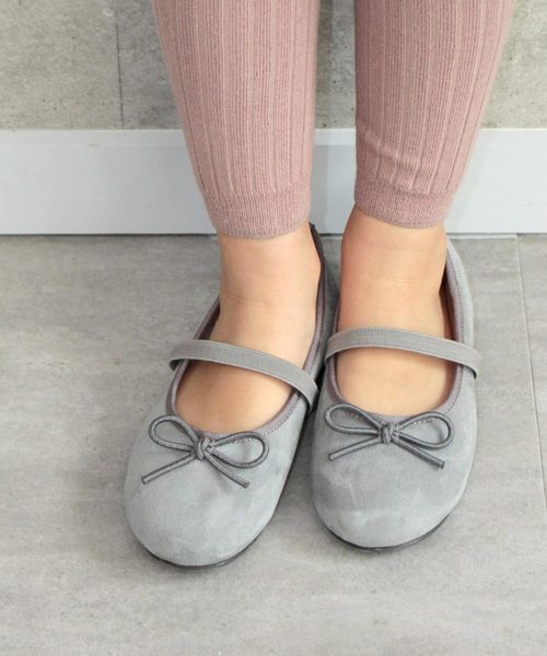 SOROTTO（ソロット）の「ぺたんこバレエシューズ 16-18cm ストラップ付き（バレエシューズ・キッズ・ブラック/ベージュ/ピンク/ブルーグレー/イエロー/グリーン/レオパード/ブラック系その他/ゴールド/レッド/ブルー/ピンク系その他/ブラック系その他2/シルバー/その他/チェック/レッド系その他/キャメル/グリーン系その他/オレンジ/ブルー系その他/パープル/ダークブラウン/ブラウン系その他/ゴールド系その他/その他1/アイボリー/ブラック系その他3・16.0cm/17.0cm/18.0cm）」の6枚目の写真