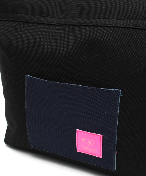 POU DOU DOU（プードゥドゥ）の「ナイロンにゃんこプリントメッセンジャーL（メッセンジャーバッグ・レディース・ブラック・F）」の7枚目の写真