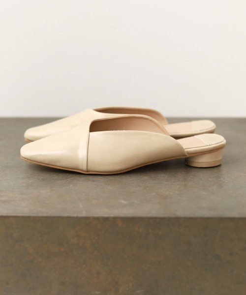 Bab（バブ）の「【WEB限定】ソフトスクエアトゥバブーシュ風スリッパフラットサンダル（サンダル・レディース・ベージュ/ブラウン・M/L）」の16枚目の写真