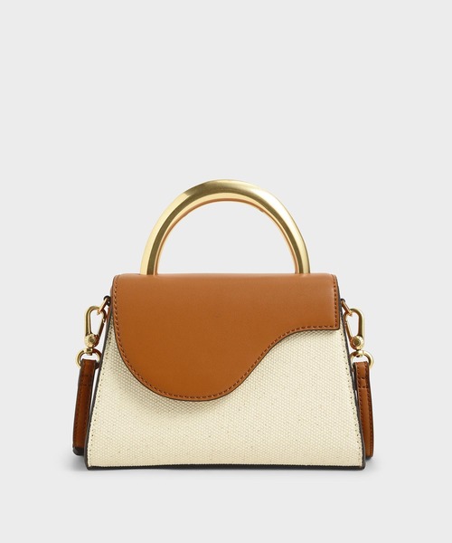 CHARLES & KEITH（チャールズ & キース）の「ツートーンアンギュラーフラップバッグ / Two-Tone Angular Flap Bag（ハンドバッグ・レディース・ブラック/ライトブラウン/ピンク・S）」の2枚目の写真